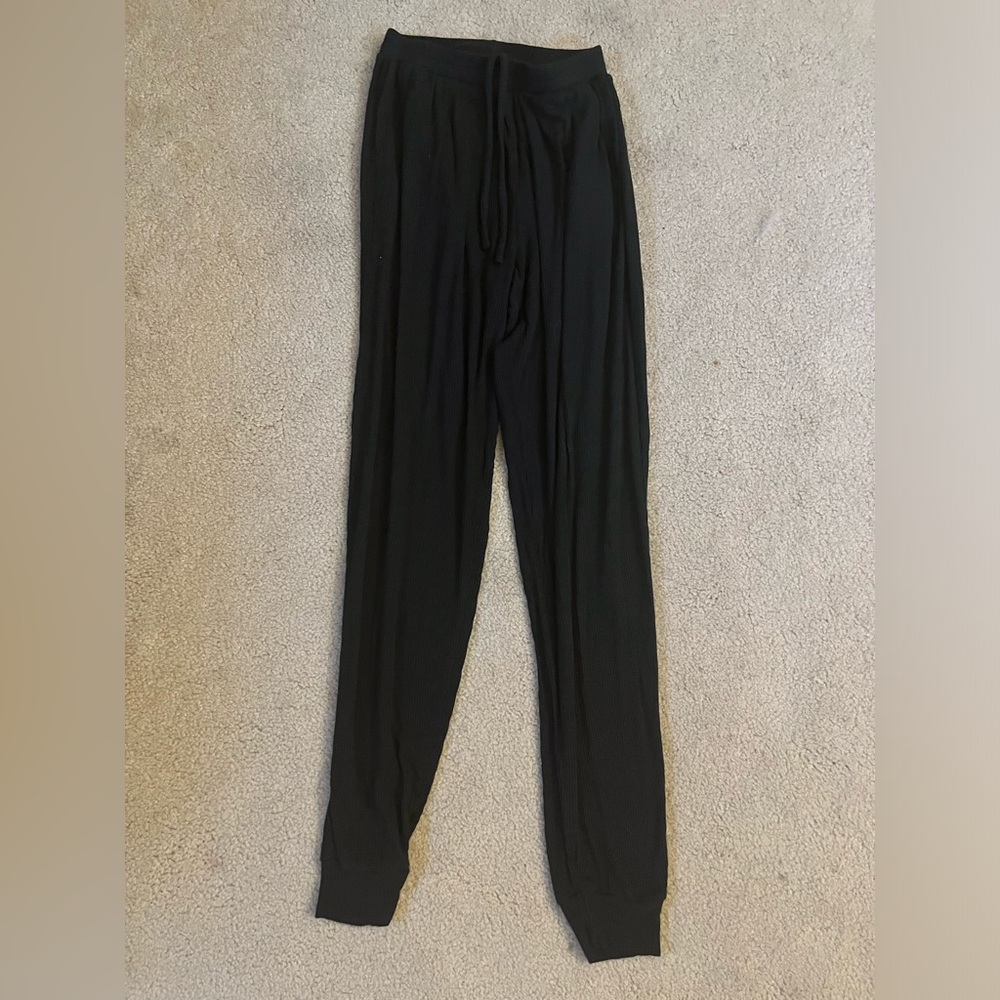 Women’s Alo Yoga pants size XXS